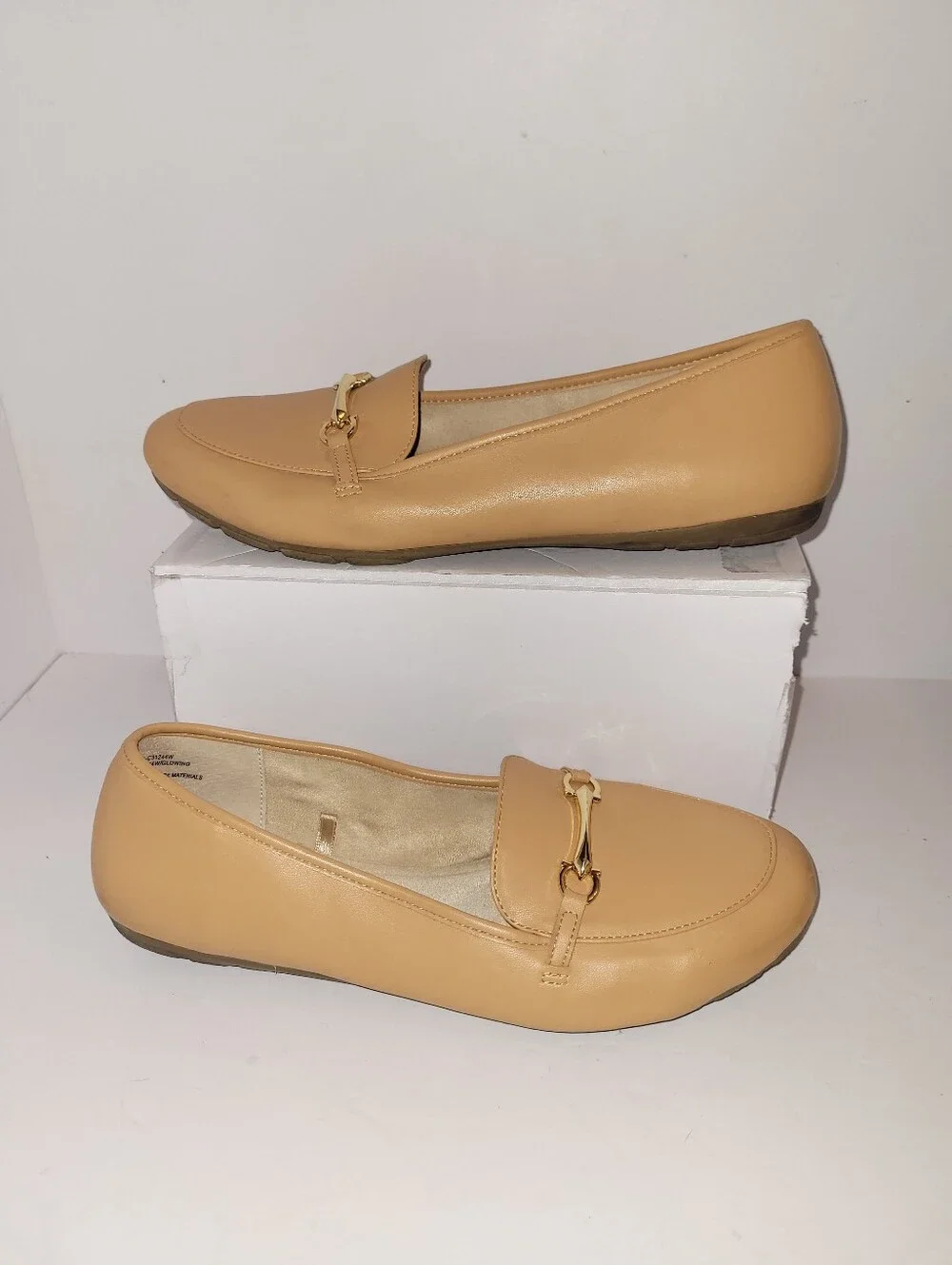 Cliffs by WHITE MOUNTAIN Size 10 Camel Tan Loafers